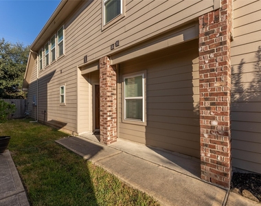 11413 Hackmatack Way - Photo Thumbnail 2