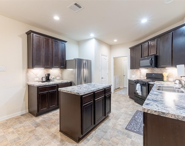 11413 Hackmatack Way - Photo Thumbnail 16