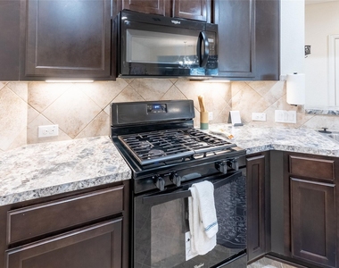 11413 Hackmatack Way - Photo Thumbnail 9