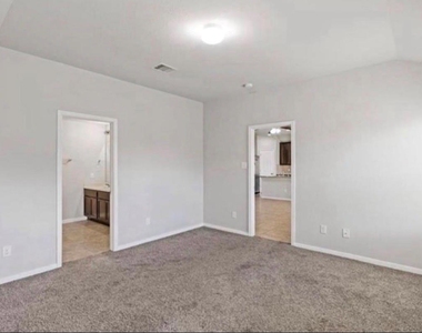 9514 Matilda Creek - Photo Thumbnail 6