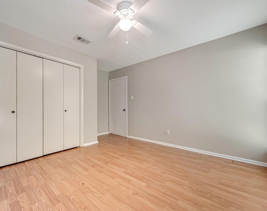 12038 Texas National Boulevard - Photo Thumbnail 12