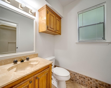 12038 Texas National Boulevard - Photo Thumbnail 7