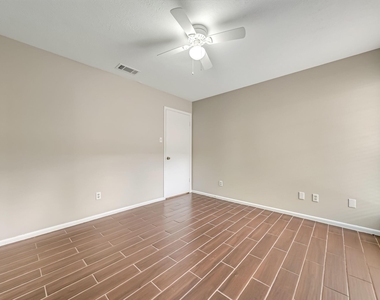 12038 Texas National Boulevard - Photo Thumbnail 6