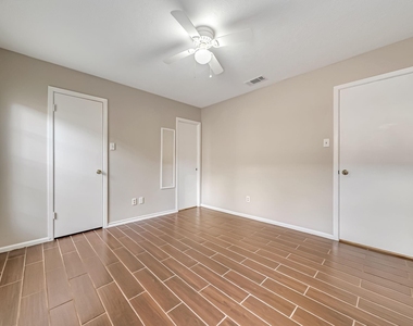 12038 Texas National Boulevard - Photo Thumbnail 5