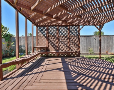 1818 Brookchester Drive - Photo Thumbnail 46