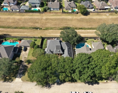 1818 Brookchester Drive - Photo Thumbnail 47