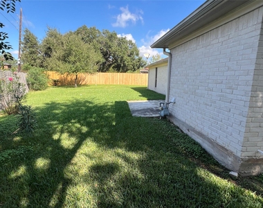 1819 Hanbury Court - Photo Thumbnail 19