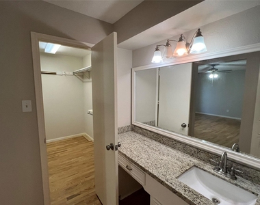 1819 Hanbury Court - Photo Thumbnail 10