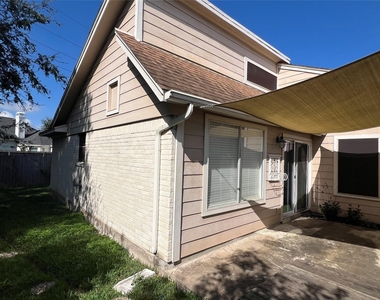 1819 Hanbury Court - Photo Thumbnail 1
