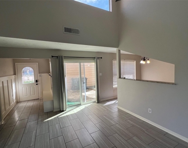 1819 Hanbury Court - Photo Thumbnail 3