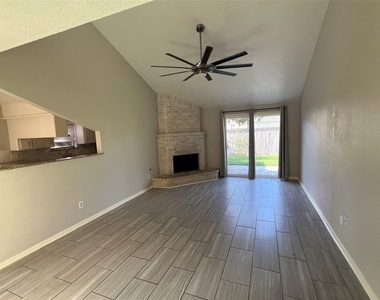 1819 Hanbury Court - Photo Thumbnail 2