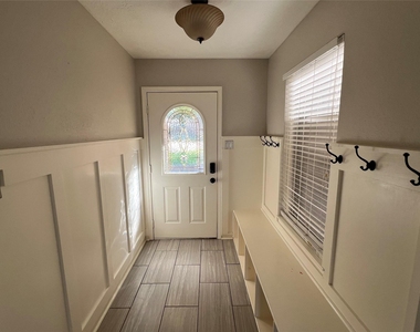 1819 Hanbury Court - Photo Thumbnail 6