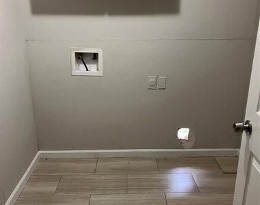 6813 Foster Street - Photo Thumbnail 14