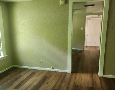 4827 Shreveport Boulevard - Photo Thumbnail 4