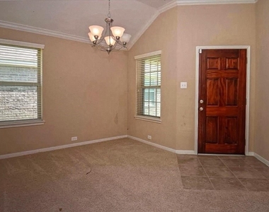 1707 Stieler Drive - Photo Thumbnail 2