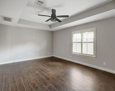 831 Bradwell Drive - Photo Thumbnail 11