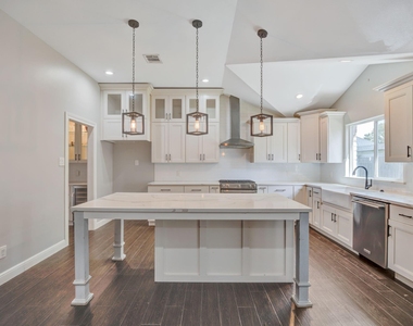 831 Bradwell Drive - Photo Thumbnail 6