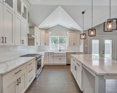 831 Bradwell Drive - Photo Thumbnail 7