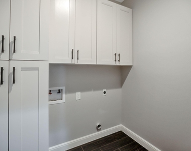 831 Bradwell Drive - Photo Thumbnail 10
