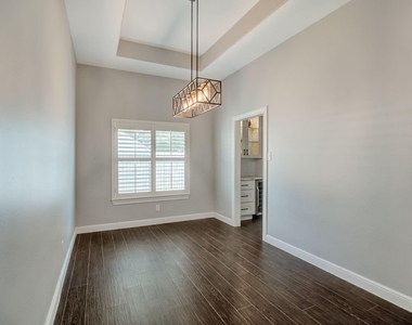 831 Bradwell Drive - Photo Thumbnail 9