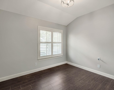 831 Bradwell Drive - Photo Thumbnail 17