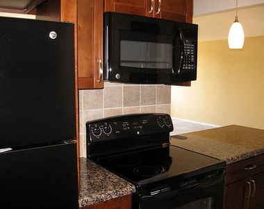 5214 Memorial Drive - Photo Thumbnail 6