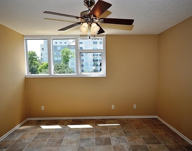 5214 Memorial Drive - Photo Thumbnail 3