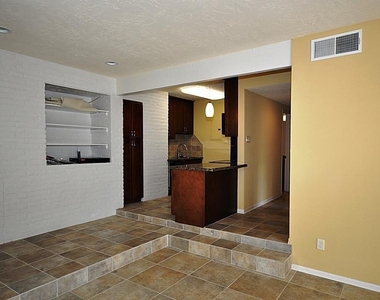 5214 Memorial Drive - Photo Thumbnail 8
