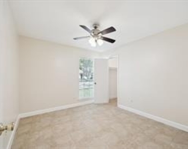 942 Seagate Lane - Photo Thumbnail 4