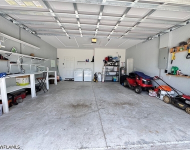 3630 16th Avenue Se - Photo Thumbnail 3