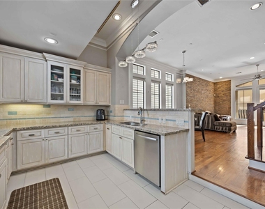 328 Bomar Street - Photo Thumbnail 15