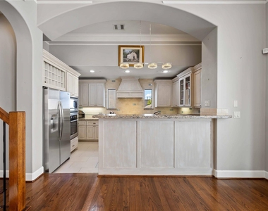 328 Bomar Street - Photo Thumbnail 13
