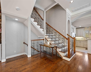 328 Bomar Street - Photo Thumbnail 11