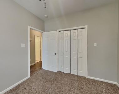 2015 Creston Drive - Photo Thumbnail 13