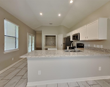 2015 Creston Drive - Photo Thumbnail 3