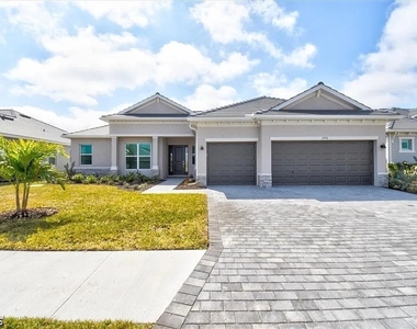 7796 Lakes Edge Lane - Photo Thumbnail 13