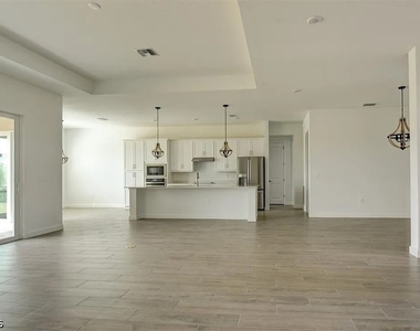 7796 Lakes Edge Lane - Photo Thumbnail 9