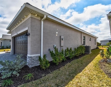 7796 Lakes Edge Lane - Photo Thumbnail 21