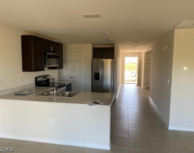 9013 , Fl 3 Ike Court - Photo Thumbnail 4