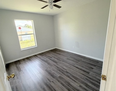 814 Gerald Avenue - Photo Thumbnail 5