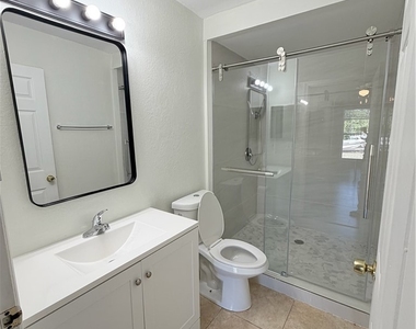 814 Gerald Avenue - Photo Thumbnail 4