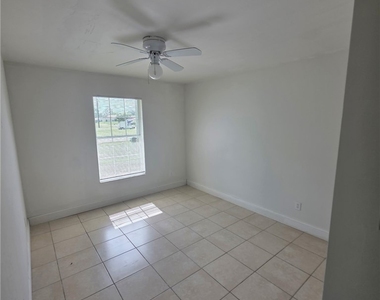 18569 Bartow Boulevard - Photo Thumbnail 4