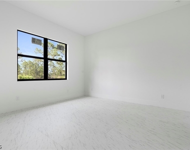 3175 Sunshine Boulevard - Photo Thumbnail 17