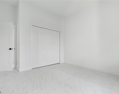 3175 Sunshine Boulevard - Photo Thumbnail 13
