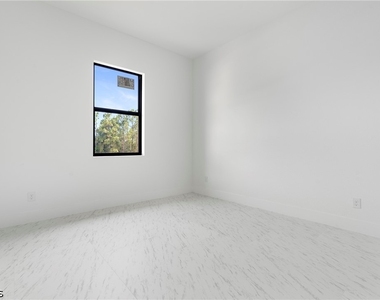 3175 Sunshine Boulevard - Photo Thumbnail 21