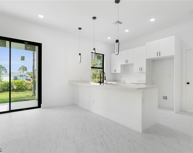 3175 Sunshine Boulevard - Photo Thumbnail 15