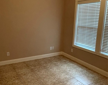 1018 S Booth Lane - Photo Thumbnail 7