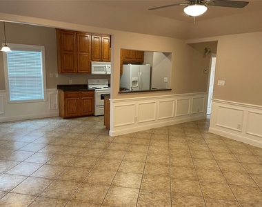 1018 S Booth Lane - Photo Thumbnail 2