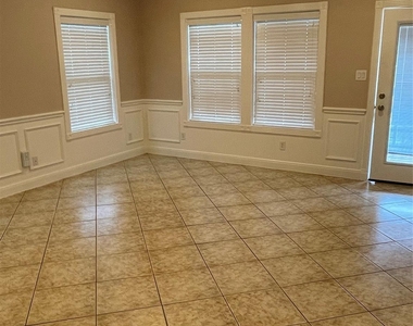 1018 S Booth Lane - Photo Thumbnail 5