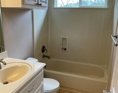 1018 S Booth Lane - Photo Thumbnail 12